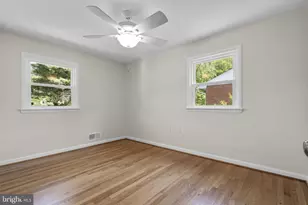 7530 Fairwood Ln, Falls Church, VA 22046 - Photo 18