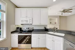 12170 Abington Hall Pl, Reston, VA 20190 - Photo 26