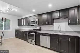 1527 Northgate Square, Reston, VA 20190 - Photo 4
