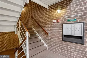 1527 Northgate Square, Reston, VA 20190 - Photo 2