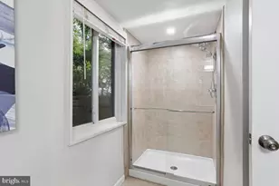 1527 Northgate Square, Reston, VA 20190 - Photo 18