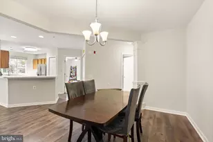 12501 Hayes Ct, Fairfax, VA 22033 - Photo 6