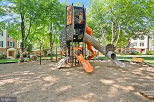 12501 Hayes Ct, Fairfax, VA 22033 - Photo 34