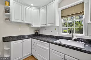 9716 Bunchberry Pl, Vienna, VA 22181 - Photo 36