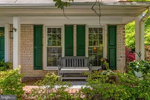 9716 Bunchberry Pl, Vienna, VA 22181 - Photo 12