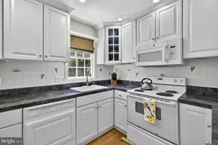 9716 Bunchberry Pl, Vienna, VA 22181 - Photo 34