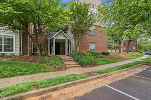 12160 Penderview Ln, Fairfax, VA 22033 - Photo 2