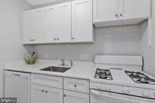 2754 Hollywood Rd, Falls Church, VA 22043 - Photo 12
