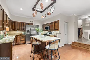 10205 Old Hunt Rd, Vienna, VA 22181 - Photo 12