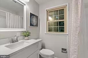 10205 Old Hunt Rd, Vienna, VA 22181 - Photo 48