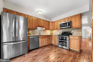 10305 Collingham Dr, Fairfax, VA 22032 - Photo 16