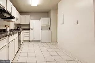 8370 Greensboro Dr, McLean, VA 22102 - Photo 14
