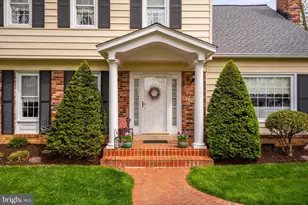 7824 Water Valley Ct, Springfield, VA 22153 - Photo 2