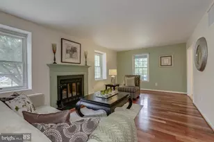 5820 Silchester St, Burke, VA 22015 - Photo 6