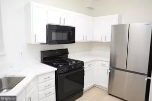 14302 Rosy Ln, Centreville, VA 20121 - Photo 6