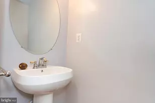 2011 Pieris Ct, Vienna, VA 22182 - Photo 24