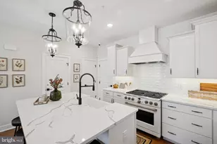 14972 Deco Cir, Chantilly, VA 20151 - Photo 12