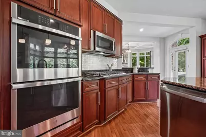 11040 Heathland Drive, Oakton, VA 22124 - Photo 12