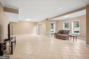 11040 Heathland Dr, Oakton, VA 22124 - Photo 42