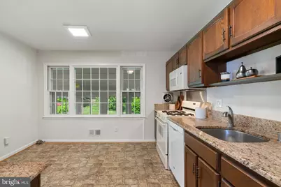 5716 Glamis Drive, Alexandria, VA 22315 - Photo 8