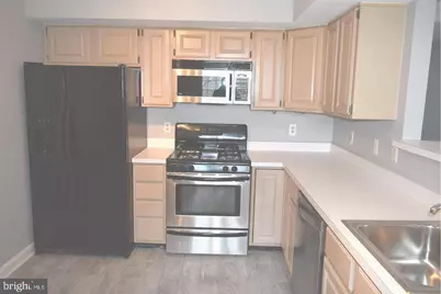 12249 Fairfield House Drive #411B, Fairfax, VA 22033 - Photo 6