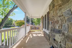 13117 Tingewood Ct, Herndon, VA 20171 - Photo 8