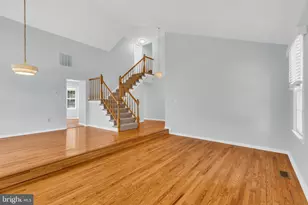 6458 Woodmere Pl, Centreville, VA 20120 - Photo 8