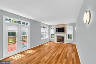6458 Woodmere Pl, Centreville, VA 20120 - Photo 12