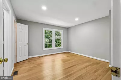 10628 Alison Drive, Burke, VA 22015 - Photo 18