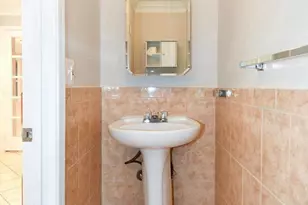 2444 Laura Mark Ln, Herndon, VA 20171 - Photo 8