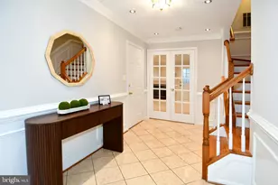 2444 Laura Mark Ln, Herndon, VA 20171 - Photo 2
