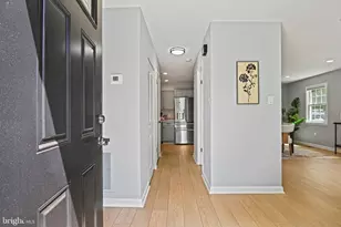 3094 White Birch Ct, Fairfax, VA 22031 - Photo 2