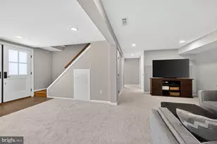1109 Hillcrest Dr SW, Vienna, VA 22180 - Photo 16