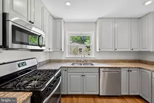 1109 Hillcrest Dr SW, Vienna, VA 22180 - Photo 44