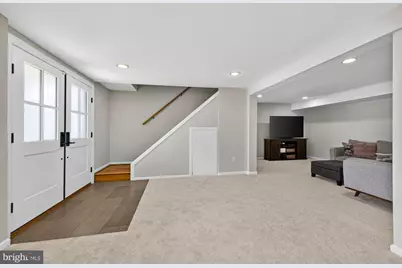 1109 Hillcrest Drive SW, Vienna, VA 22180 - Photo 10