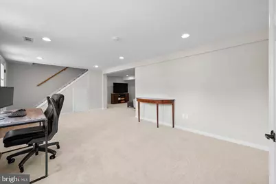 1109 Hillcrest Drive SW, Vienna, VA 22180 - Photo 12
