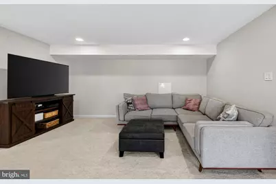 1109 Hillcrest Drive SW, Vienna, VA 22180 - Photo 22