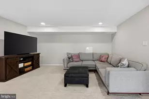 1109 Hillcrest Dr SW, Vienna, VA 22180 - Photo 22