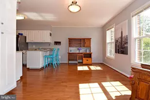 7414 Willshire Hunt Ct, Springfield, VA 22153 - Photo 4