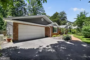 4042 Doveville Ln, Fairfax, VA 22032 - Photo 6