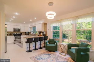 9907 Rosewood Hill Cir, Vienna, VA 22182 - Photo 10