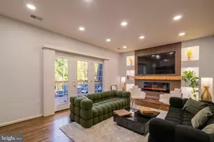 9907 Rosewood Hill Cir, Vienna, VA 22182 - Photo 6