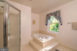 9907 Rosewood Hill Cir, Vienna, VA 22182 - Photo 38