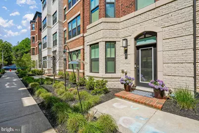 110 NW Market Square NW #24, Vienna, VA 22180 - Photo 4
