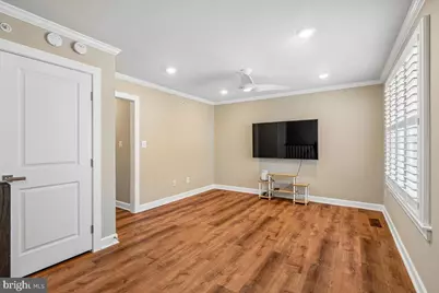 110 NW Market Square NW #24, Vienna, VA 22180 - Photo 30