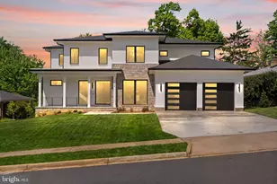1324 Titania Ln, McLean, VA 22102 - Photo 2