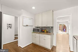 7213 Evanston Rd, Springfield, VA 22150 - Photo 14