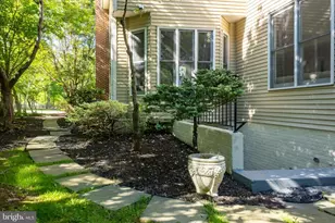4705 Rippling Pond Dr, Fairfax, VA 22033 - Photo 6