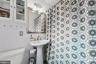 4441 Village Dr, Fairfax, VA 22030 - Photo 46