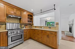4441 Village Dr, Fairfax, VA 22030 - Photo 26